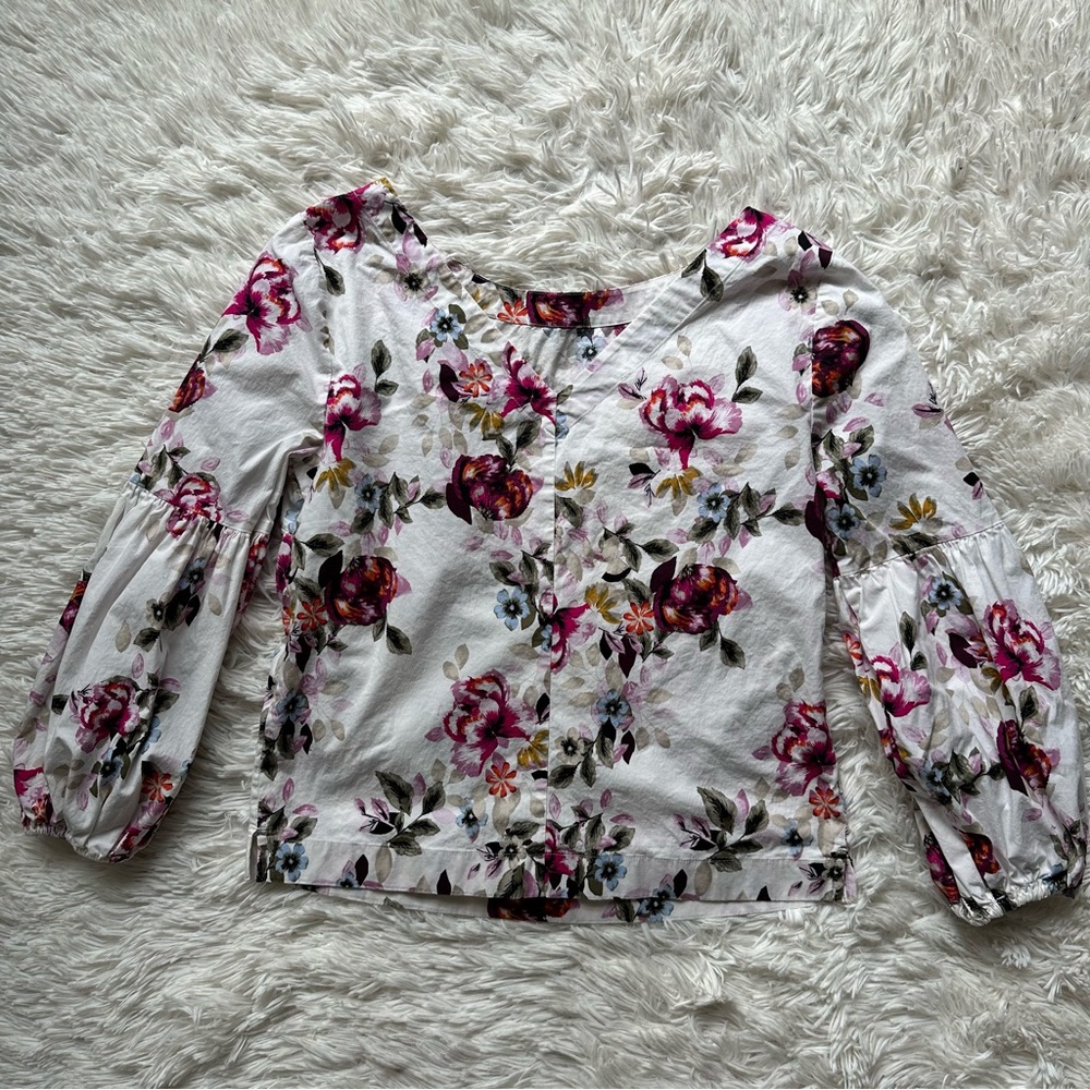 White House Black Market Floral Blouse Size 0 White Pink Bell Sleeve - Picture 11 of 12